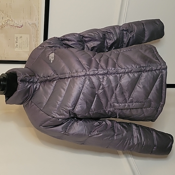 The North Face Womens Metallic Purple Puffer Coat Size Medium - Picture 3 of 8